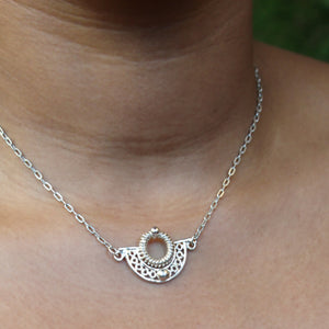 Sarrounia- Flight necklace