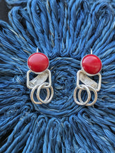 Load image into Gallery viewer, Red Jasper three ring square hook earrings