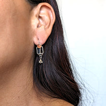 Load image into Gallery viewer, Sunstone star hook earrings