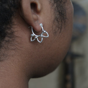 Amina- Hinge catch earrings
