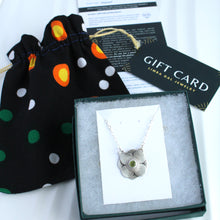 Load image into Gallery viewer, Bloom Peridot Necklace