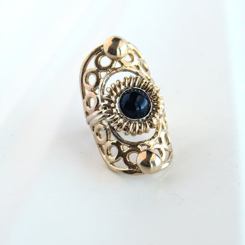 Quan Shield Gemstone ring
